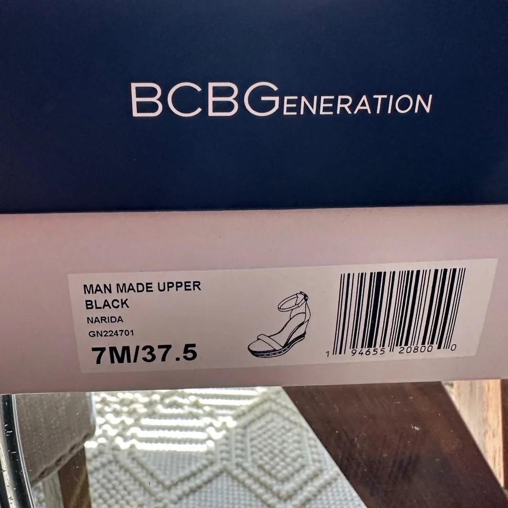 New BCBG generation wedges . Size 7.5 - Picture 6 of 7